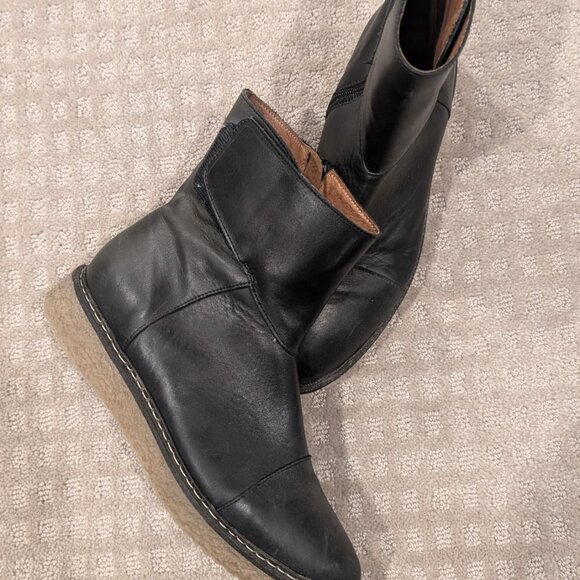 Eric Michael Helen Mid Height Black Leather Boots - Women sz 8.5 - Picture 3 of 11